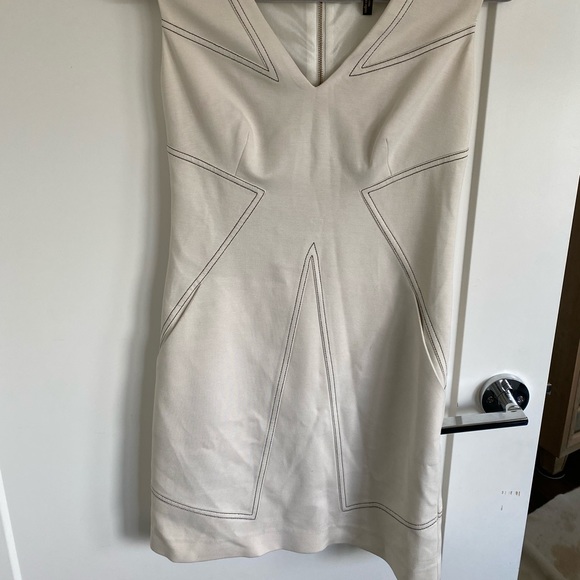 Off white stitched Shift Dress - Picture 3 of 3